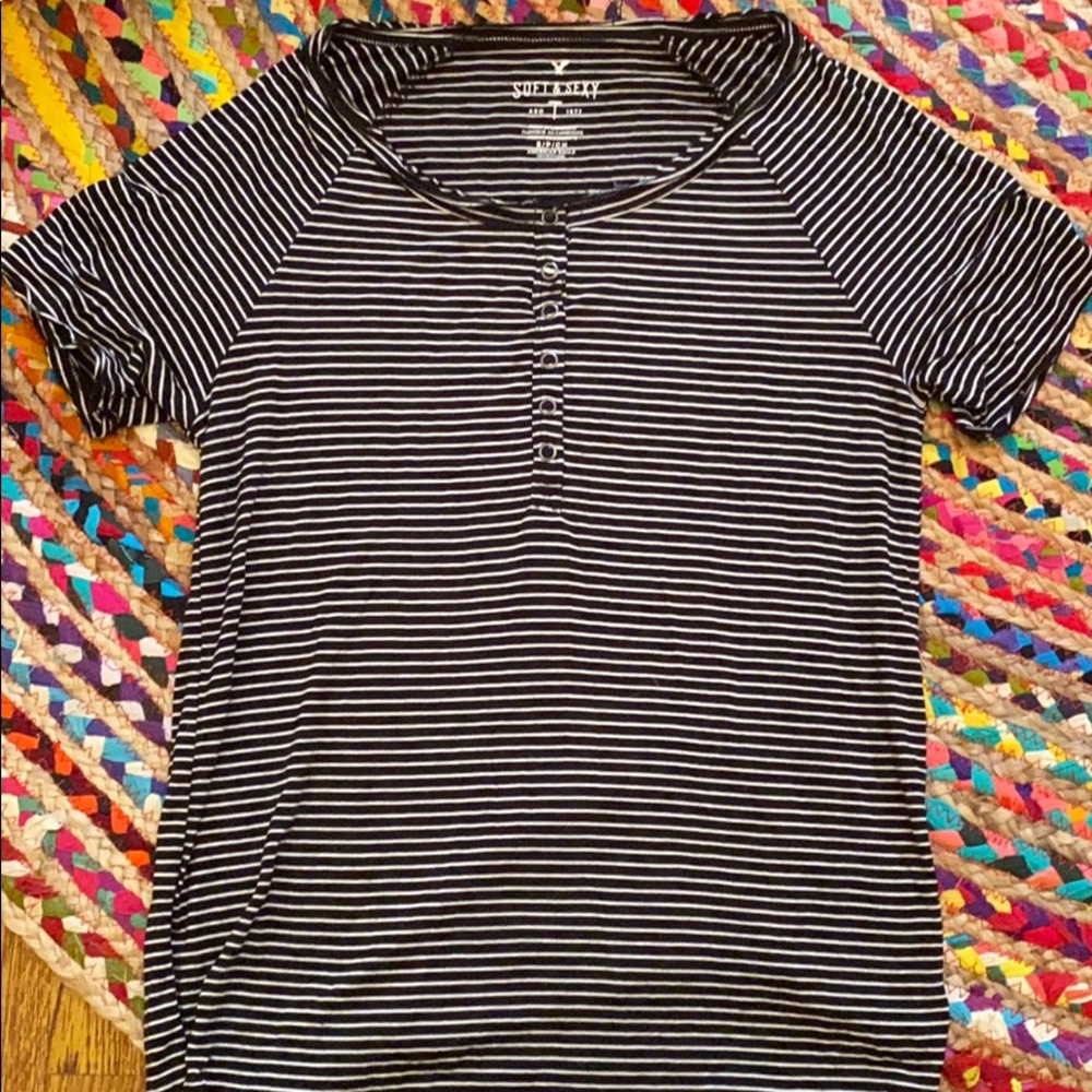 American Eagle T-shirt